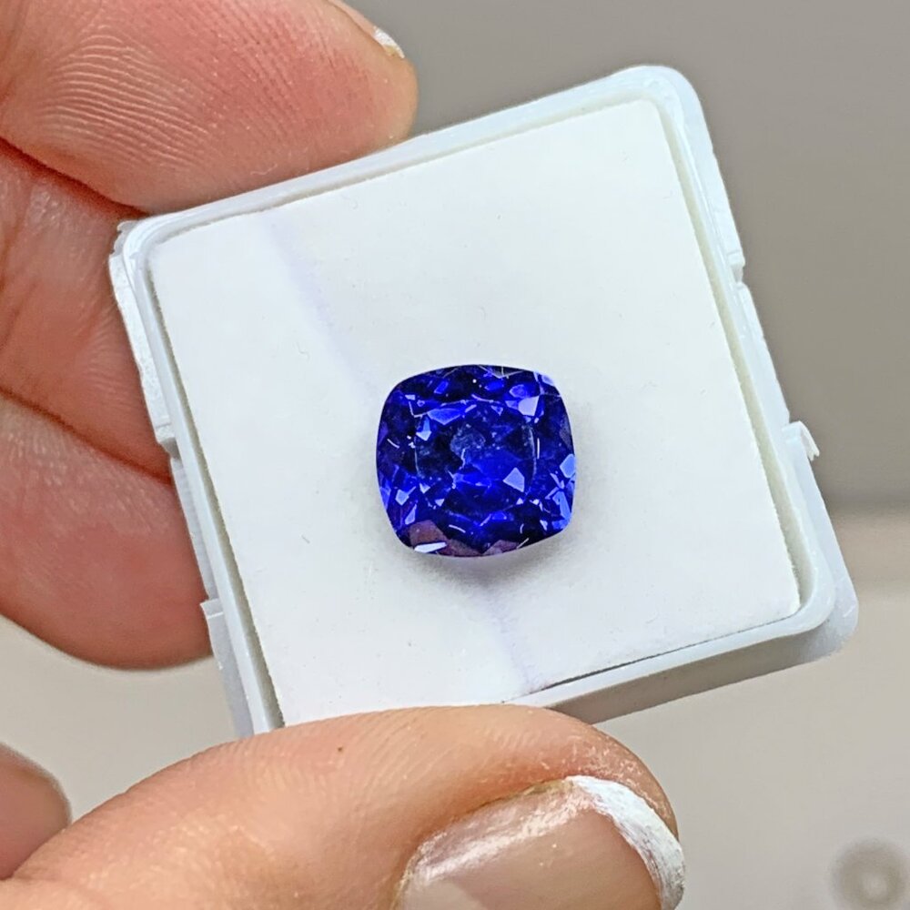 Elegant Blue Sapphire Gemstone Jewelry with certificate